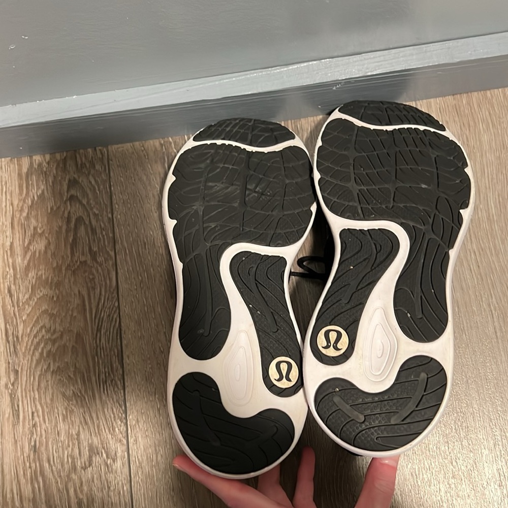 Lululemon Blissful Running Shoe size 11 - Picture 5 of 16